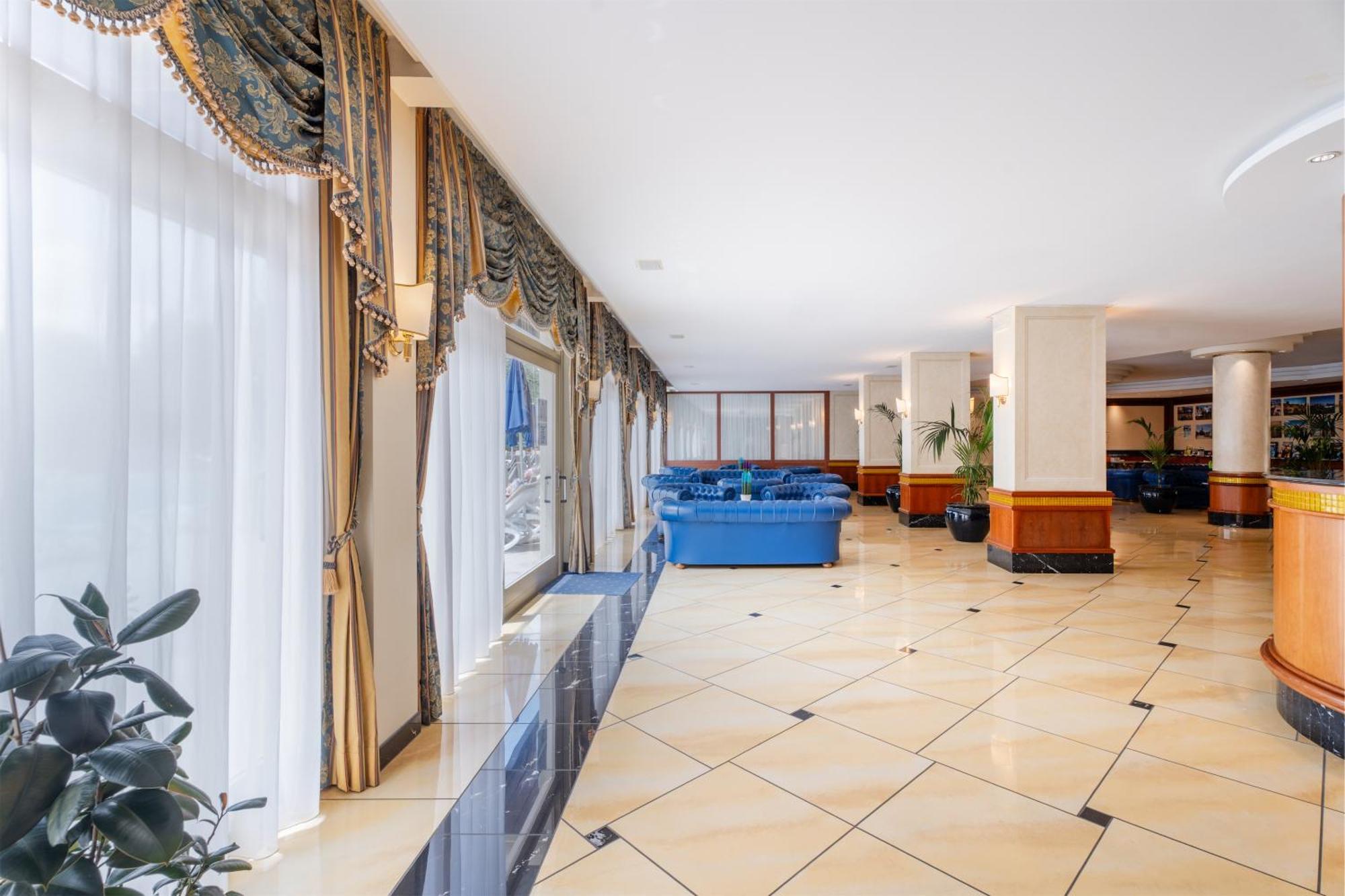 Majestic Palace Мальчезине Экстерьер фото